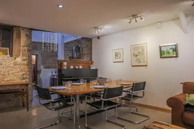 Coin salon dans l'établissement Galerie Nakai Art B&B