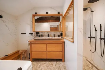 Cuisine ou kitchenette dans l'établissement La ferme de Manon