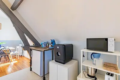 Cuisine ou kitchenette dans l'établissement Maladière la Belle 6p