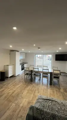 Cuisine ou kitchenette dans l'établissement Appartement confortable à Curgy avec terrasse 60 m²
