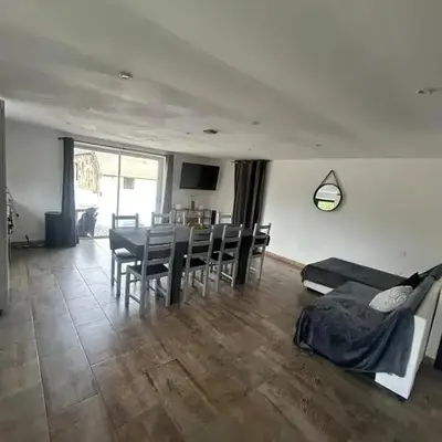 Appartement confortable à Curgy avec terrasse 60 m²