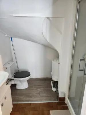 Salle de bains dans l'établissement Charmant studio proche de la place Wilson