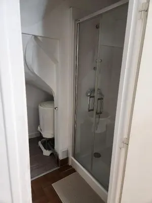 Salle de bains dans l'établissement Charmant studio proche de la place Wilson