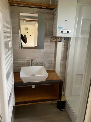 Salle de bains dans l'établissement Chalet Iris
