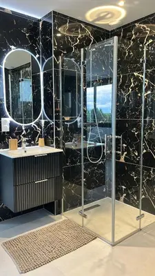Salle de bains dans l'établissement Bien calme et spacieux avec baignoire balneo