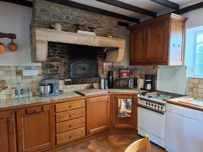 Cuisine ou kitchenette dans l'établissement Athiereularigot