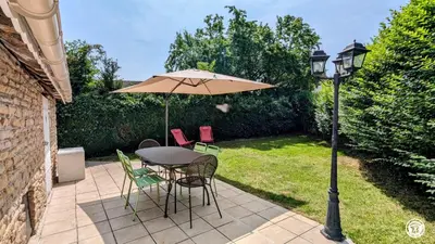 Jardin de l'établissement Aux Roses Rouges