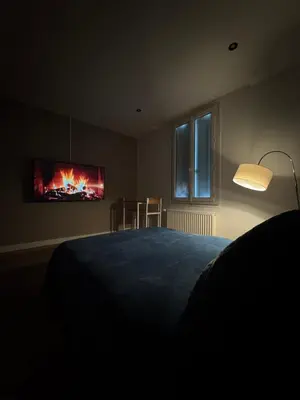 Un ou plusieurs lits dans un hébergement de l'établissement Comme à la maison - Chambre et salle de bain privée