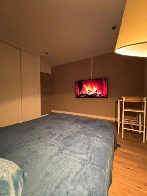 Un ou plusieurs lits dans un hébergement de l'établissement Comme à la maison - Chambre et salle de bain privée