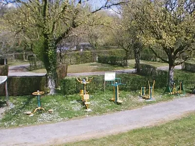 Jardin de l'établissement Chalet Accessible avec Terrasse - 5 Pers - API-1-52-283