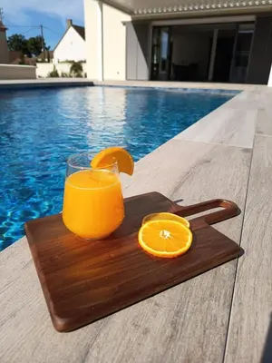 Piscine de l'établissement Les Hôtes des Maillets ou située à proximité