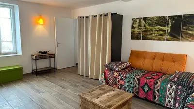 Coin salon dans l'établissement Chaintre La Vallée