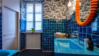 Salle de bains dans l'établissement Le Prieuré d'Arbois