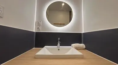 Salle de bains dans l'établissement Le Singulier Calme Central Chic