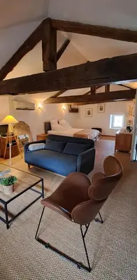 Coin salon dans l'établissement La Belle Bourguignonne