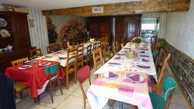 Restaurant ou autre lieu de restauration dans l'établissement les pivoines