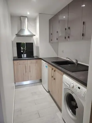 Cuisine ou kitchenette dans l'établissement Charming quiet studio with pool