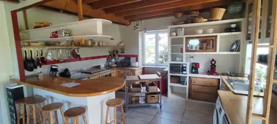Cuisine ou kitchenette dans l'établissement Groovy Room - Gîte les Zazous