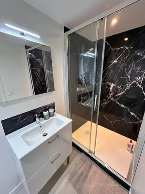 Salle de bains dans l'établissement Le Loft