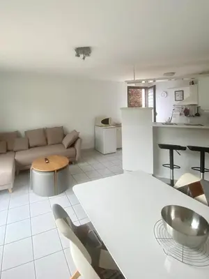 Cuisine ou kitchenette dans l'établissement Appartement résidence piscine - Dijon quartier Toison d'Or