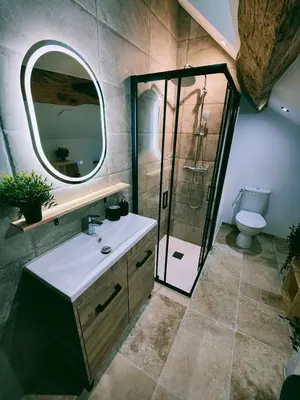 Salle de bains dans l'établissement Maisonnette de prestige au cœur des vignes