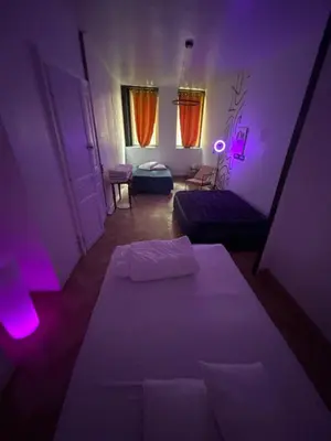 Un ou plusieurs lits dans un hébergement de l'établissement Appartement 4 pers - Jacuzzi & Mini-Bar - Dijon centre ville