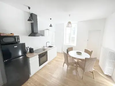 Cuisine ou kitchenette dans l'établissement Le Philibert - 50m2, 4 Prs, 2 Ch - proche gare