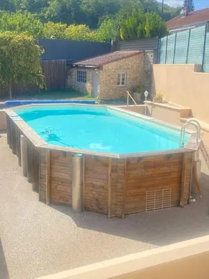 Piscine de l'établissement Maison Coucou gite 2,4 pers ou située à proximité