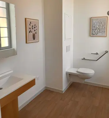 Salle de bains dans l'établissement Zenao Appart'hôtels Mâcon