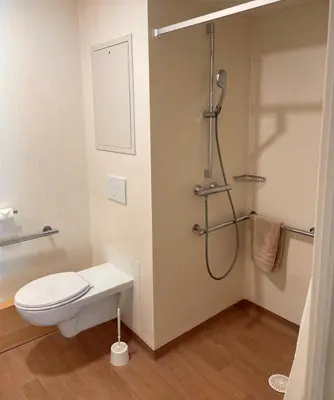 Salle de bains dans l'établissement Zenao Appart'hôtels Mâcon