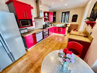 Cuisine ou kitchenette dans l'établissement Maison de maître - 15 personnes - Proche Le Creusot