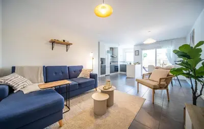 Coin salon dans l'établissement Royal Ciné Room 6 People Movie Night Netflix Fiber Free Parking