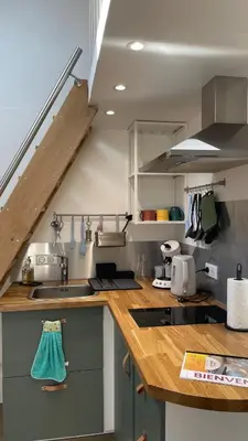 Cuisine ou kitchenette dans l'établissement Le loft insolite