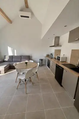 Cuisine ou kitchenette dans l'établissement Maison individuelle meublée