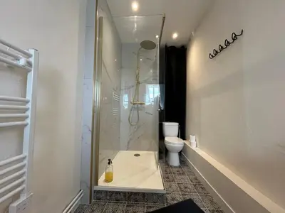 Salle de bains dans l'établissement Le petit Lemullier, hypercenter