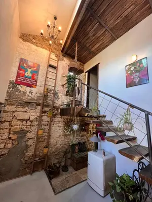 Coin salon dans l'établissement Loft Magazzino