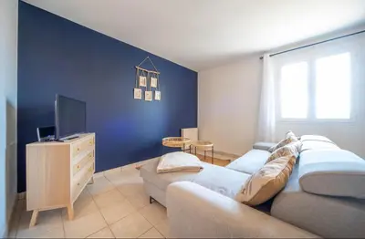 Plan de l'établissement L'évasion viticole cour fermée & parking privé au pied de la roche de Solutré