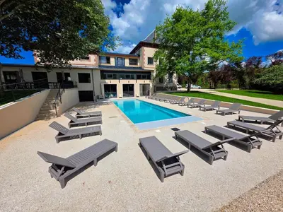 Piscine de l'établissement L'appartement 6 by Vindihouses ou située à proximité