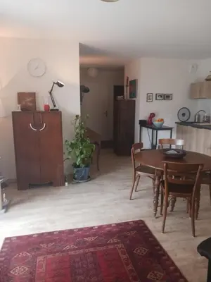 Cuisine ou kitchenette dans l'établissement 3 pièces proche centre ville