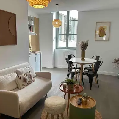 Joli petit appartement plein centre