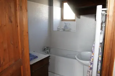 Salle de bains dans l'établissement Beautiful 70 m2 village house