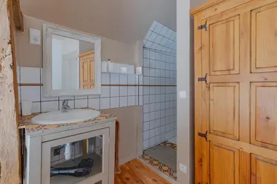 Cuisine ou kitchenette dans l'établissement Le Pressoir - Maison de campagne avec piscine chauffée pour 12 personnes