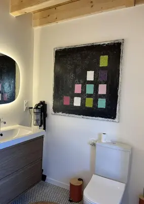 Salle de bains dans l'établissement HÔME Les hauts du Val