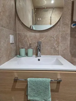 Salle de bains dans l'établissement Studio refait à neuf, proche gare et centre-ville