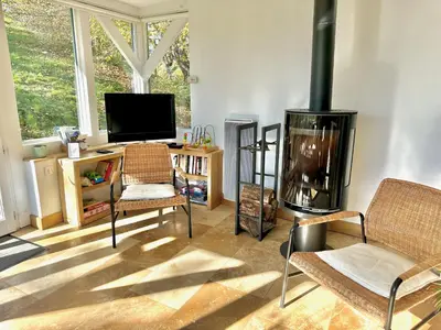 Télévision ou salle de divertissement dans l'établissement Clos de Fougères - Domaine intégral