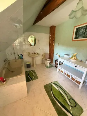 Salle de bains dans l'établissement Chez les Loulous