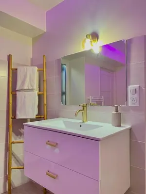 Salle de bains dans l'établissement L escapade dorée