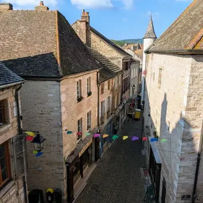 Gîte des Siècles - Maison du XIVe siècle avec Ascenseur et Cinéma