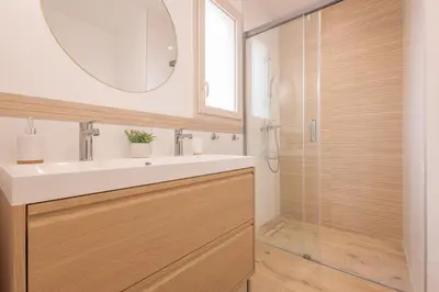 Salle de bains dans l'établissement Villa au coeur de Mézériat