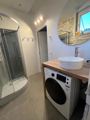Salle de bains dans l'établissement Moutarde & Elégance de Dijon